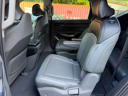 Used 2024 Kia EV9 Light Long Range RWD image 16