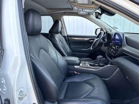Used 2023 Toyota Highlander Limited image 33
