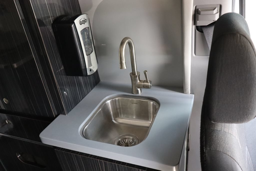 Used 2015 Mercedes-Benz Sprinter 2500 image 23