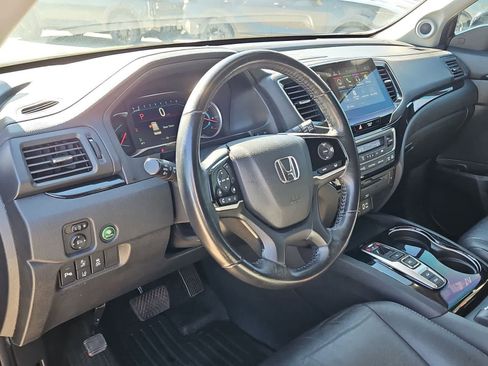 Used 2020 Honda Pilot Touring image 2