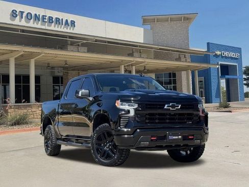 Used 2023 Chevrolet Silverado 1500 LT Trail Boss w/ Convenience Package II AWD/4WD image 2