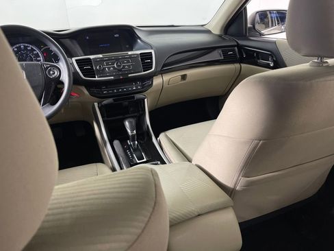 Used 2016 Honda Accord LX image 17