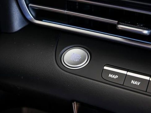 Used 2024 Hyundai Elantra SEL w/ Convenience Package image 18