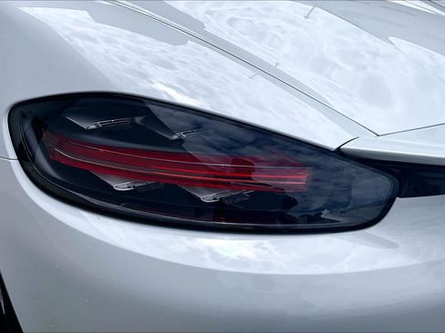 Used 2021 Porsche 718 Boxster RWD image 25