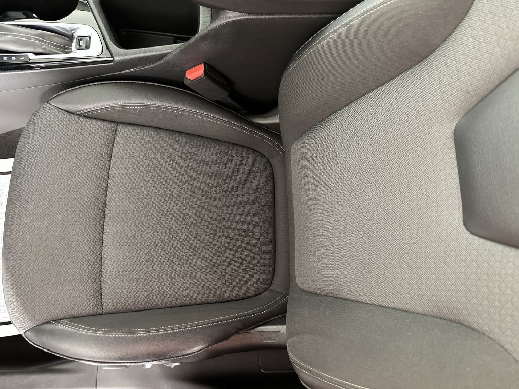 Used 2023 Buick Encore GX Select w/ Sport Touring Package FWD image 23