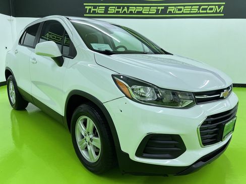 Used 2021 Chevrolet Trax LS w/ Tint and Cruise Package FWD image 2
