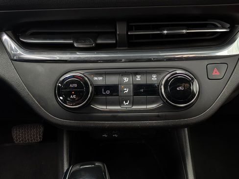 Used 2025 Buick Envista Preferred FWD image 24