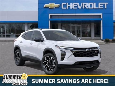 New 2026 Chevrolet Trax RS w/ Sunroof Package FWD image 7