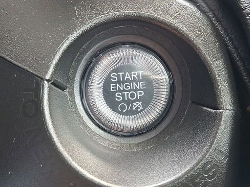 Used 2023 Jeep Renegade Latitude image 23