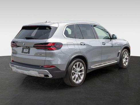 Used 2026 BMW X5 xDrive40i AWD/4WD image 9