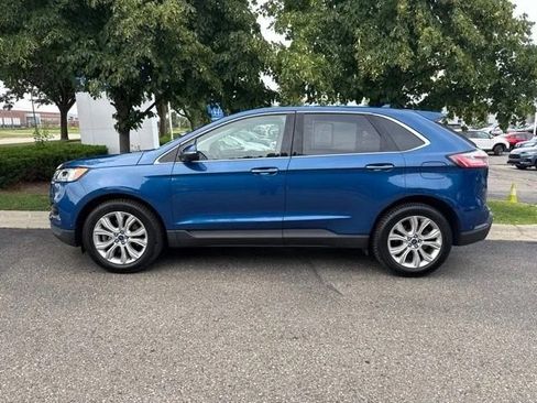 Used 2020 Ford Edge Titanium w/ Equipment Group 301A AWD/4WD image 2