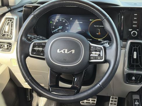Certified 2023 Kia Sorento SX Prestige AWD/4WD image 13