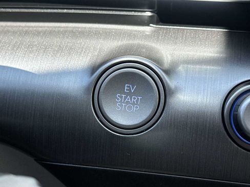Used 2024 Hyundai Kona SEL FWD image 24