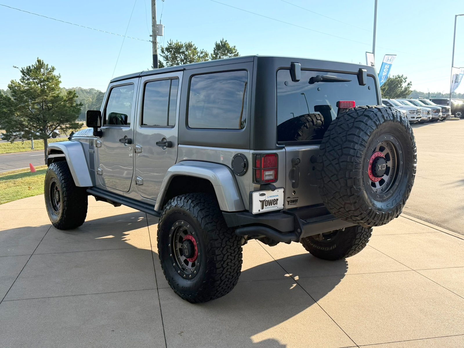 Used 2018 Jeep Wrangler Unlimited Sport AWD/4WD image 4