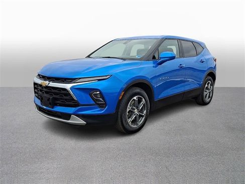 Used 2025 Chevrolet Blazer LT image 1