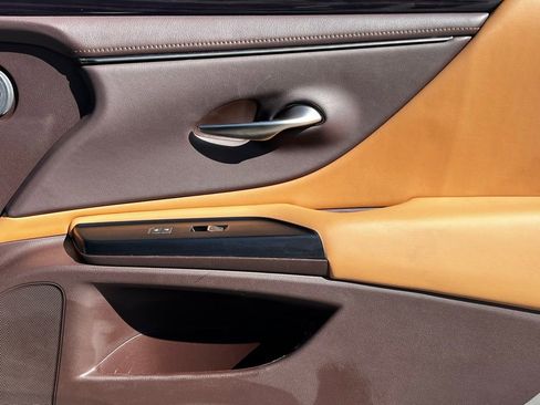 Used 2021 Lexus ES 350 w/ Premium Package image 34