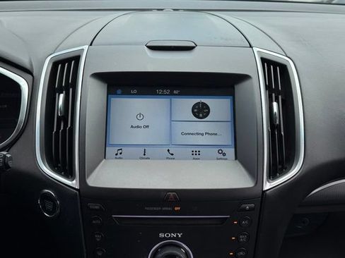 Used 2016 Ford Edge Titanium AWD/4WD image 3