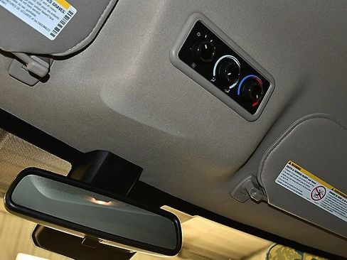 Used 2025 Chevrolet Express 3500 LT w/ LT Preferred Equipment Group image 20