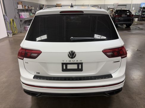 Certified 2024 Volkswagen Tiguan SE R-Line AWD/4WD image 4