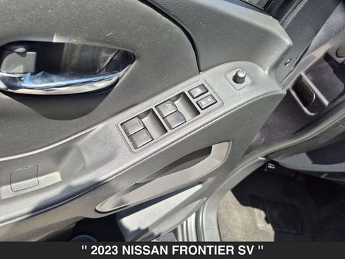 Used 2023 Nissan Frontier SV w/ Technology Package AWD/4WD image 12