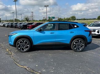 New 2025 Chevrolet Trax RS w/ Sunroof Package video 2