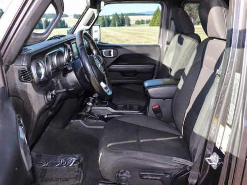 Used 2020 Jeep Wrangler Unlimited Sahara w/ Uconnect 4C Nav & Sound Group image 16