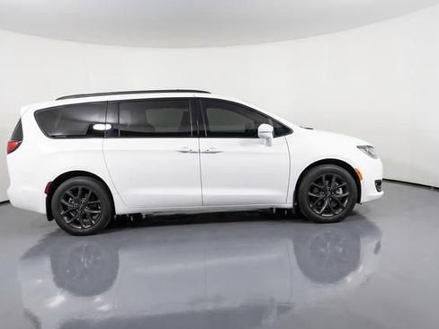 Used 2022 Chrysler Pacifica Limited w/ S Appearance Package AWD/4WD image 15