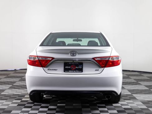 Used 2017 Toyota Camry SE image 6