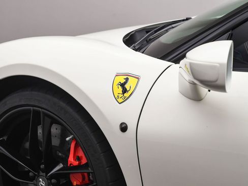 Used 2016 Ferrari 488 GTB image 35