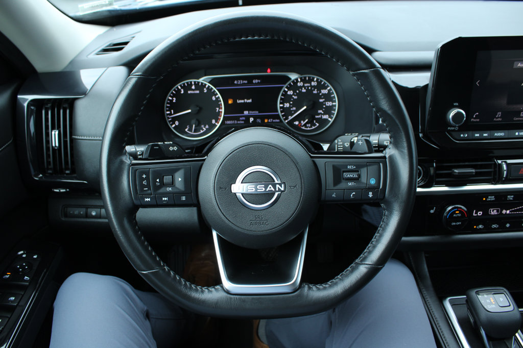 Used 2022 Nissan Pathfinder SV AWD/4WD image 37
