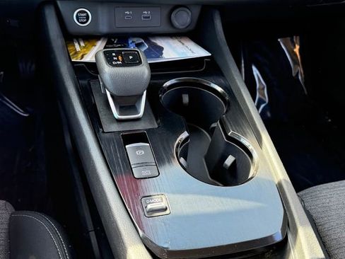 Certified 2023 Nissan Rogue SV FWD image 17