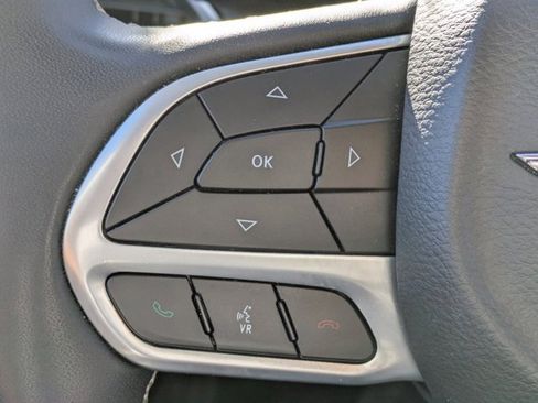 Used 2023 Chrysler Voyager LX image 21