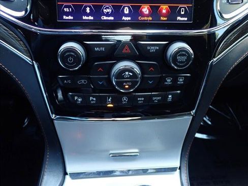 Used 2019 Jeep Grand Cherokee Summit AWD/4WD image 23