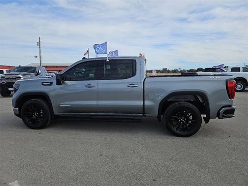 Used 2025 GMC Sierra 1500 Elevation image 2