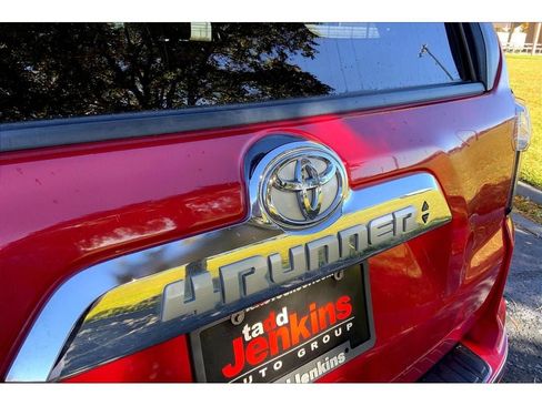 Used 2016 Toyota 4Runner Limited image 33