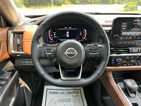 Used 2023 Nissan Pathfinder Platinum AWD/4WD image 12