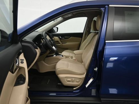 Used 2019 Nissan Rogue SV w/ Premium Package FWD image 20