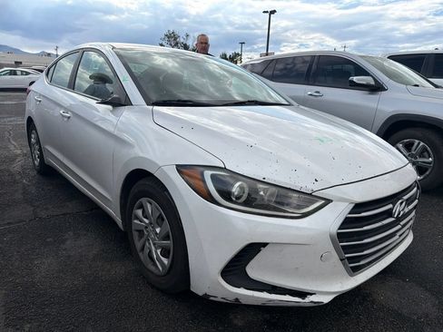 Used 2017 Hyundai Elantra SE FWD image 3