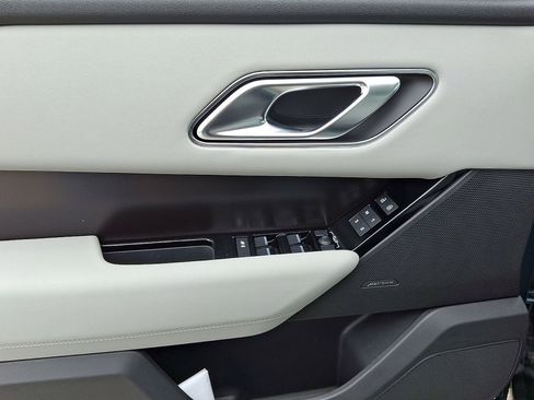 Certified 2026 Land Rover Range Rover Velar Dynamic SE image 19