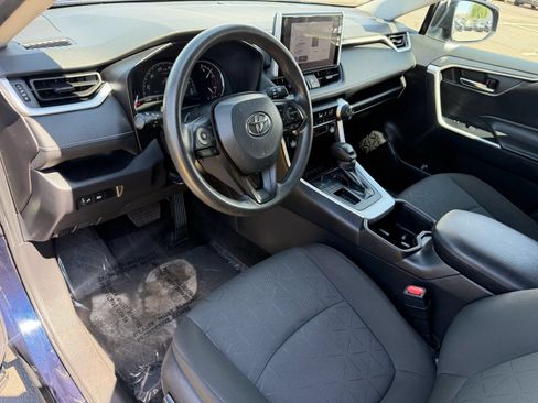 Used 2024 Toyota RAV4 XLE FWD image 15