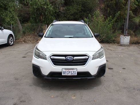 Used 2018 Subaru Outback 2.5i AWD/4WD image 2