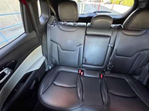 Used 2025 Jeep Compass Limited AWD/4WD image 39