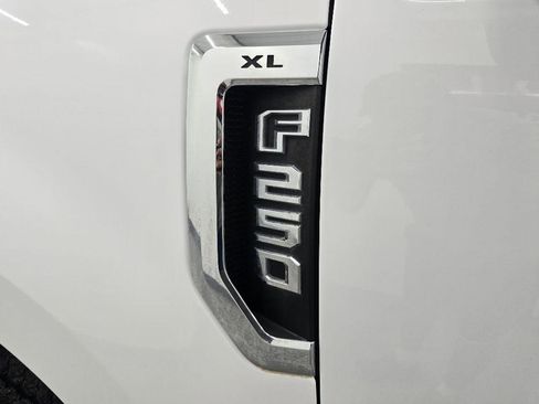 Used 2019 Ford F250 XL w/ Power Equipment Group image 10
