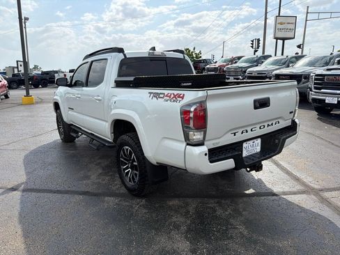 Used 2021 Toyota Tacoma TRD Sport w/ TRD Premium Sport Package AWD/4WD image 5