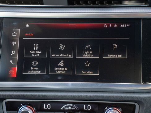 Used 2025 Audi Q3 2.0T Premium image 23