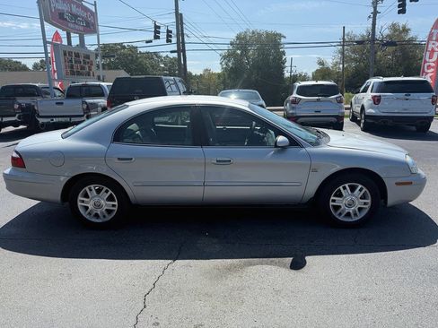 Used 2005 Mercury Sable LS image 2