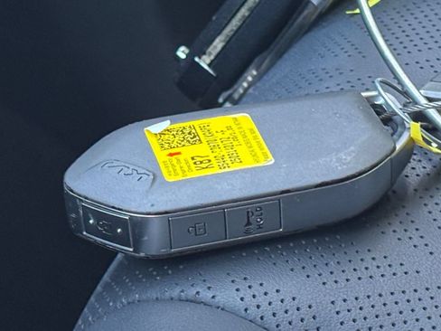 Used 2026 Kia Carnival FWD image 22