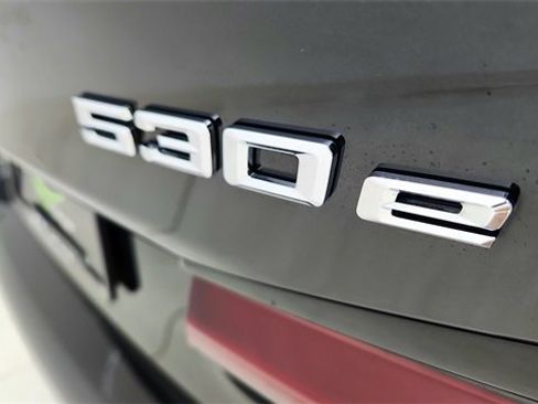 Used 2023 BMW 530e 530e iPerformance w/ M Sport Package image 17