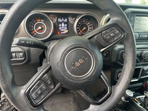 Used 2018 Jeep Wrangler Unlimited Sport image 11
