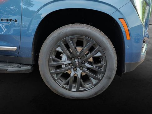 Used 2026 GMC Yukon Elevation w/ Elevation Premium Package AWD/4WD image 9